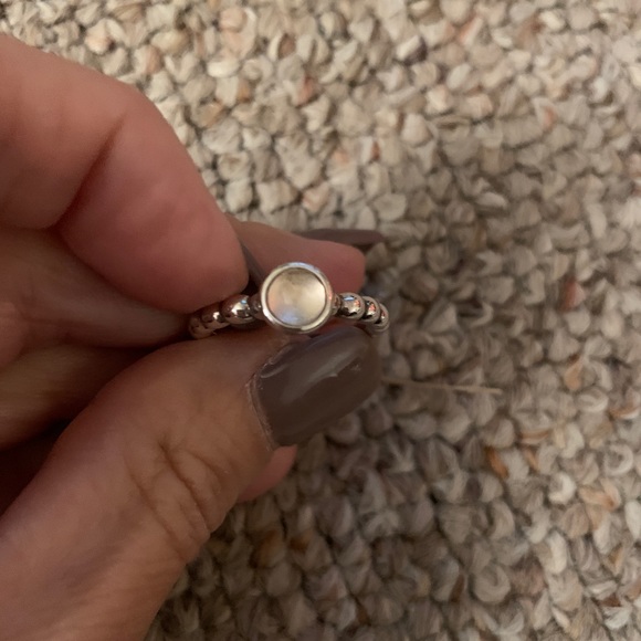 Pandora ring, 🌸 EUC, worn handful of time💗size 7 - Picture 3 of 4